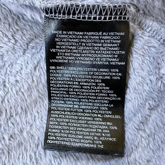 The North Face Women’s Luxe Osito Jacket 2 - Picture 7 of 9